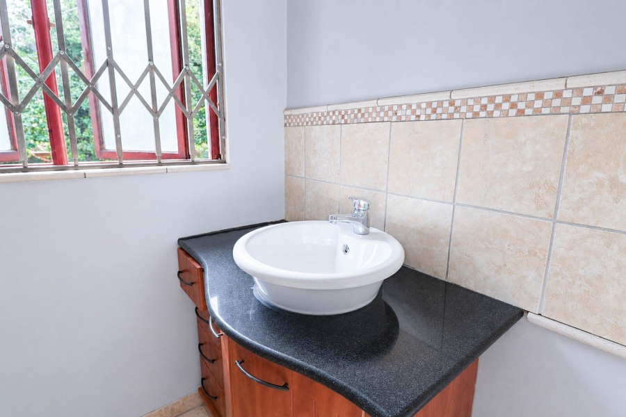 6 Bedroom Property for Sale in Eldoraigne Gauteng