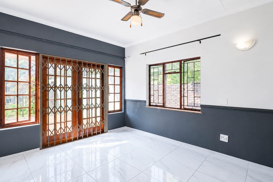 6 Bedroom Property for Sale in Eldoraigne Gauteng