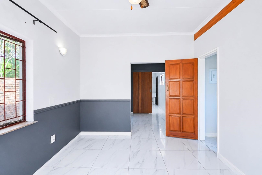 6 Bedroom Property for Sale in Eldoraigne Gauteng