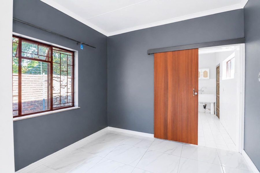 6 Bedroom Property for Sale in Eldoraigne Gauteng