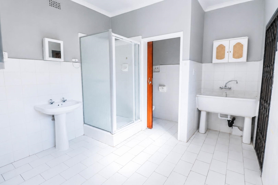 6 Bedroom Property for Sale in Eldoraigne Gauteng