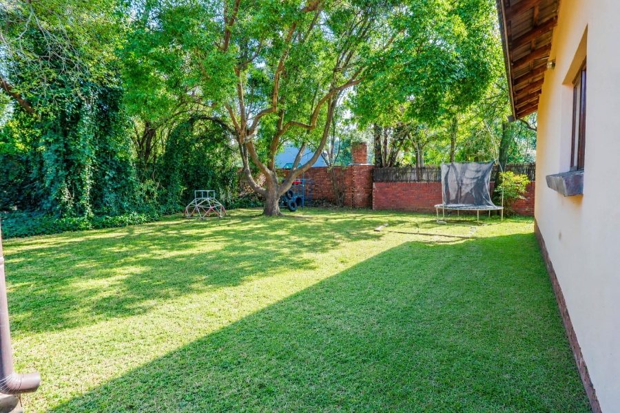 6 Bedroom Property for Sale in Eldoraigne Gauteng
