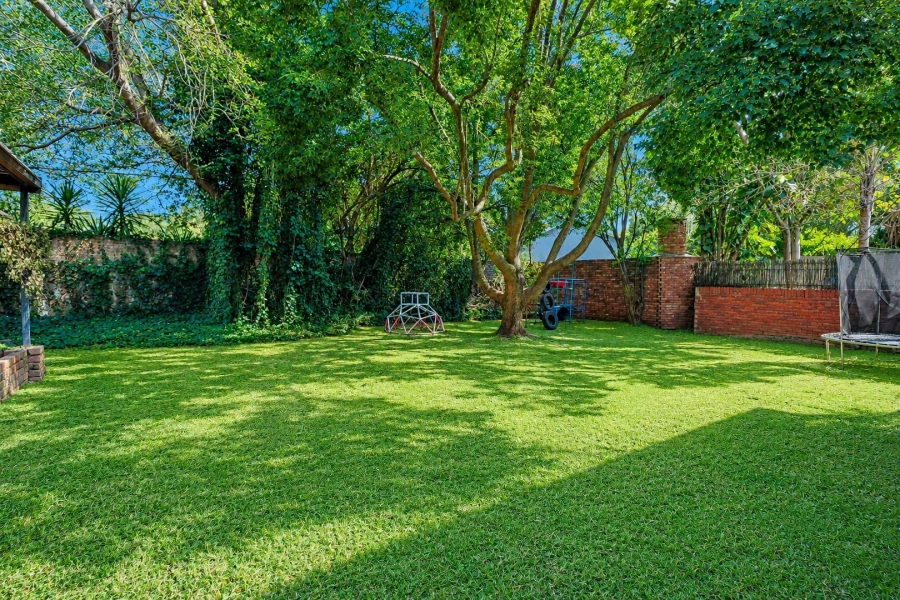 6 Bedroom Property for Sale in Eldoraigne Gauteng