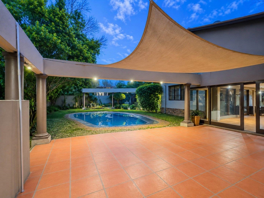 6 Bedroom Property for Sale in Eldoraigne Gauteng