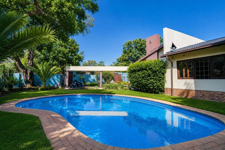6 Bedroom Property for Sale in Eldoraigne Gauteng