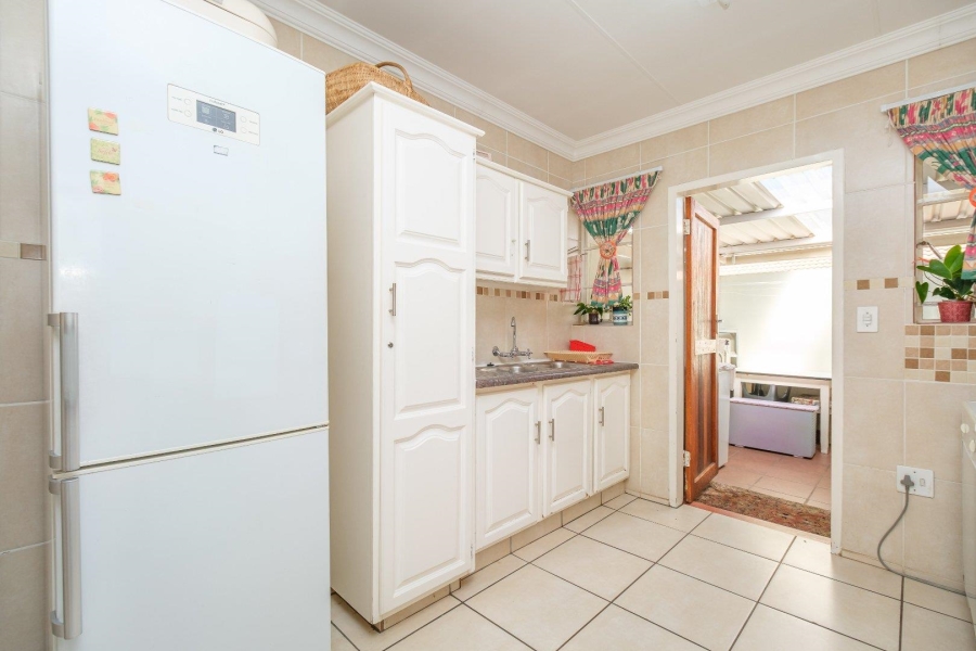 3 Bedroom Property for Sale in Die Hoewes Gauteng