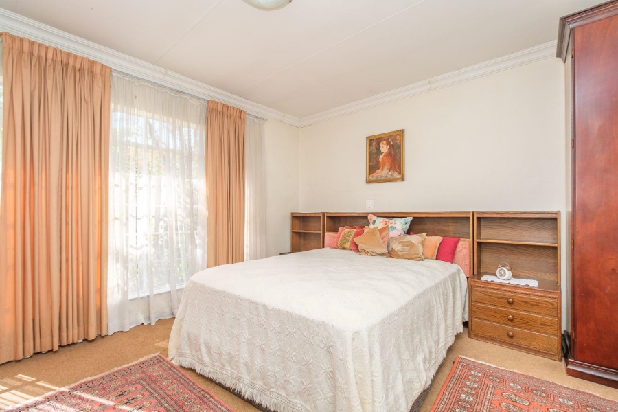 3 Bedroom Property for Sale in Die Hoewes Gauteng