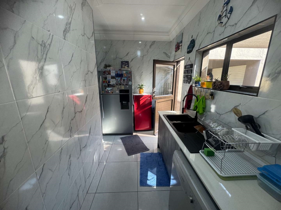 3 Bedroom Property for Sale in New Redruth Gauteng