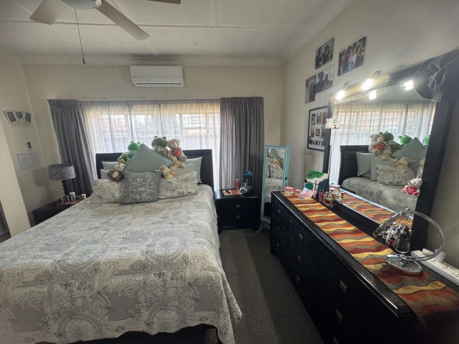 3 Bedroom Property for Sale in New Redruth Gauteng