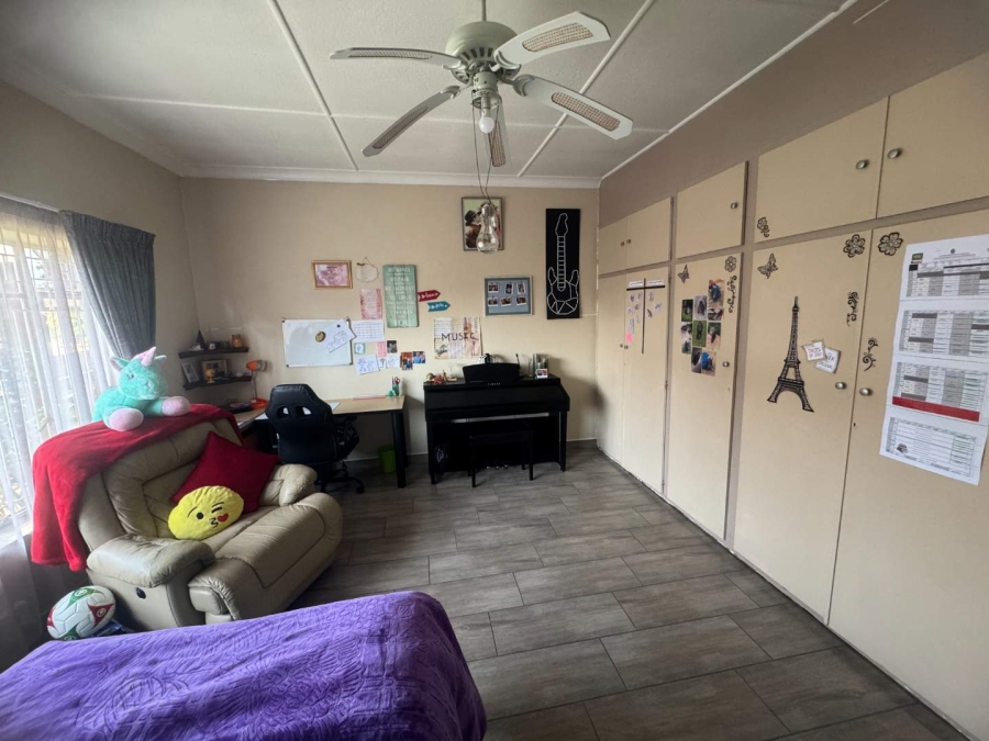 3 Bedroom Property for Sale in New Redruth Gauteng