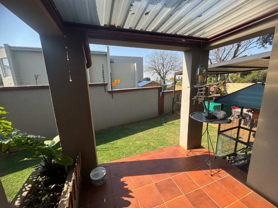 3 Bedroom Property for Sale in New Redruth Gauteng