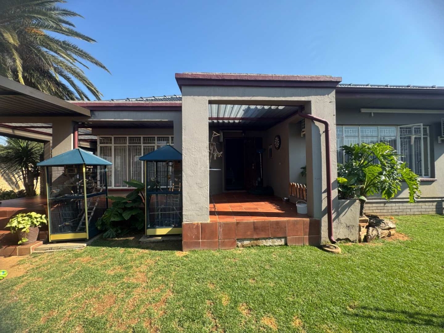 3 Bedroom Property for Sale in New Redruth Gauteng