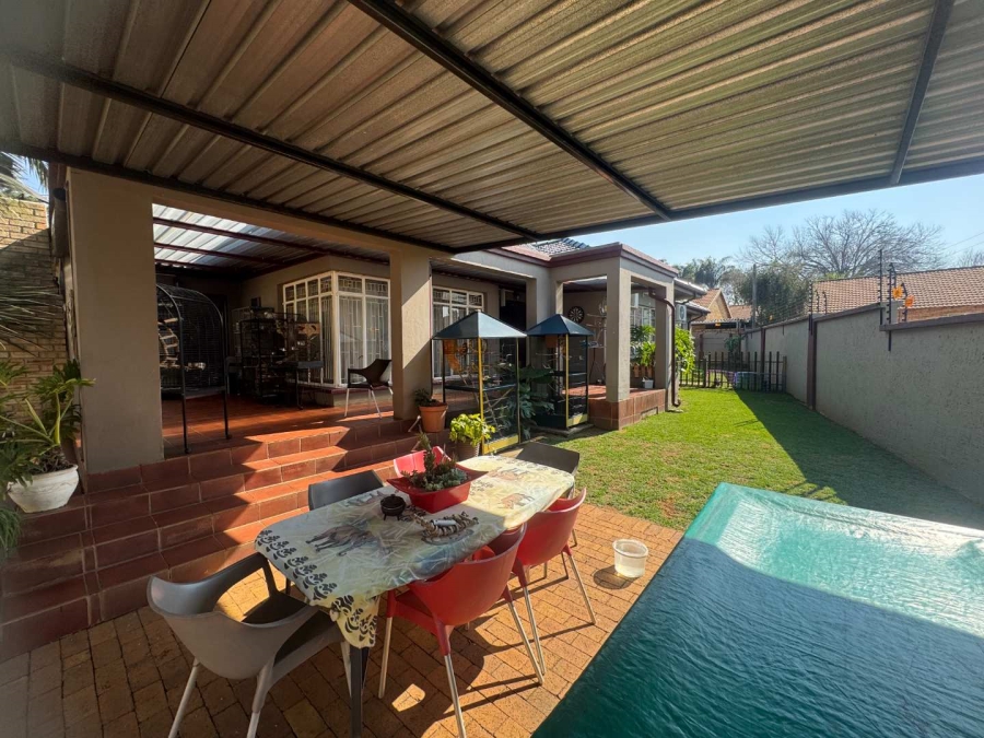 3 Bedroom Property for Sale in New Redruth Gauteng