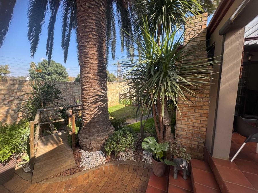 3 Bedroom Property for Sale in New Redruth Gauteng