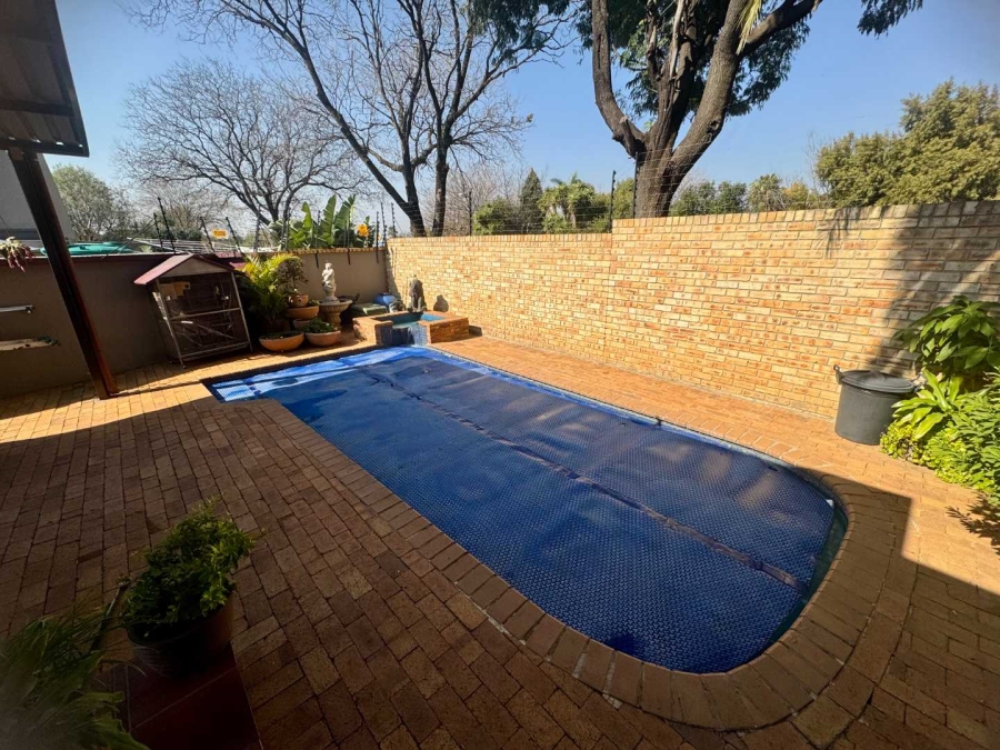 3 Bedroom Property for Sale in New Redruth Gauteng