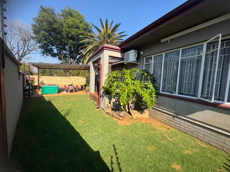 3 Bedroom Property for Sale in New Redruth Gauteng