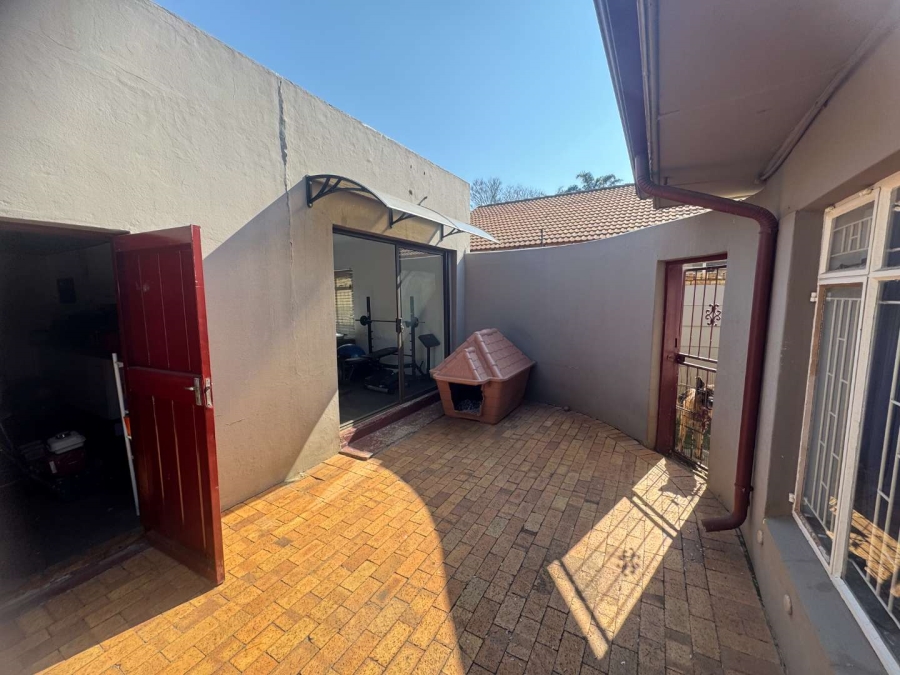 3 Bedroom Property for Sale in New Redruth Gauteng