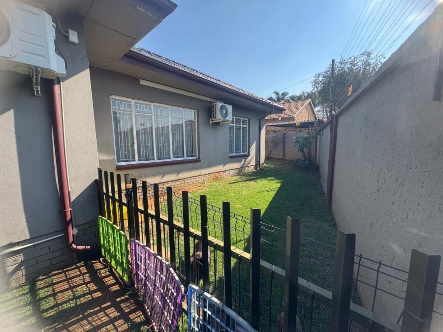 3 Bedroom Property for Sale in New Redruth Gauteng