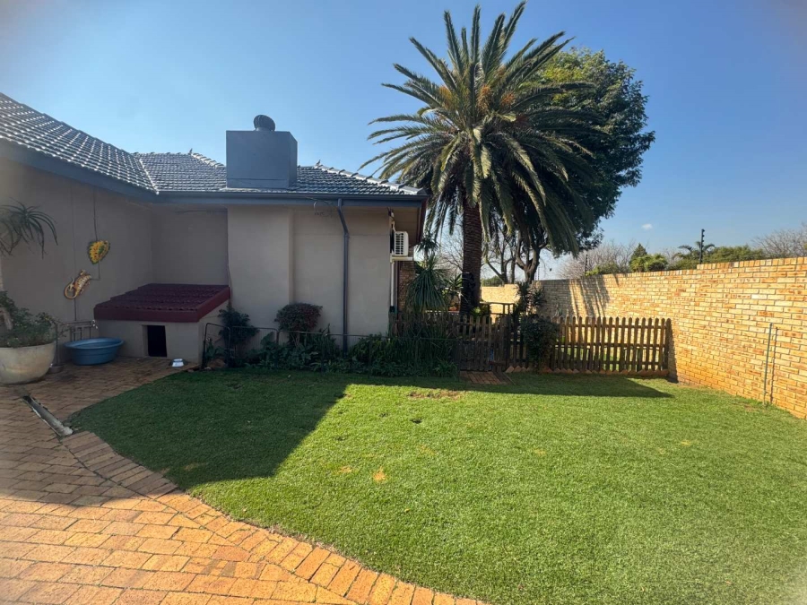 3 Bedroom Property for Sale in New Redruth Gauteng