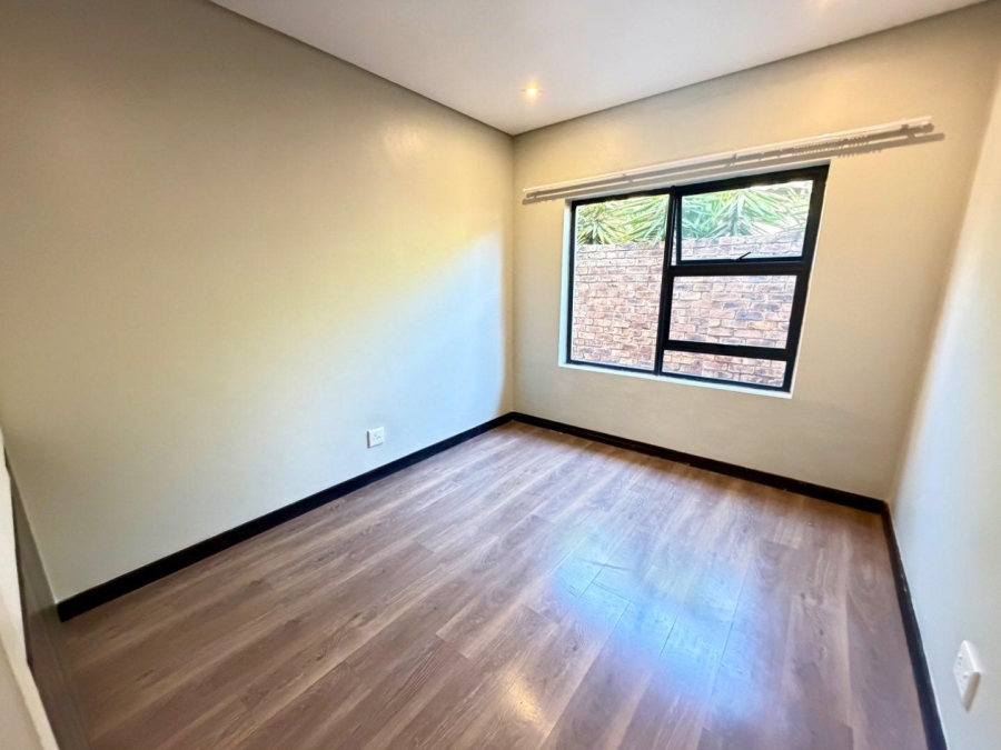 To Let 3 Bedroom Property for Rent in Beyerspark Gauteng