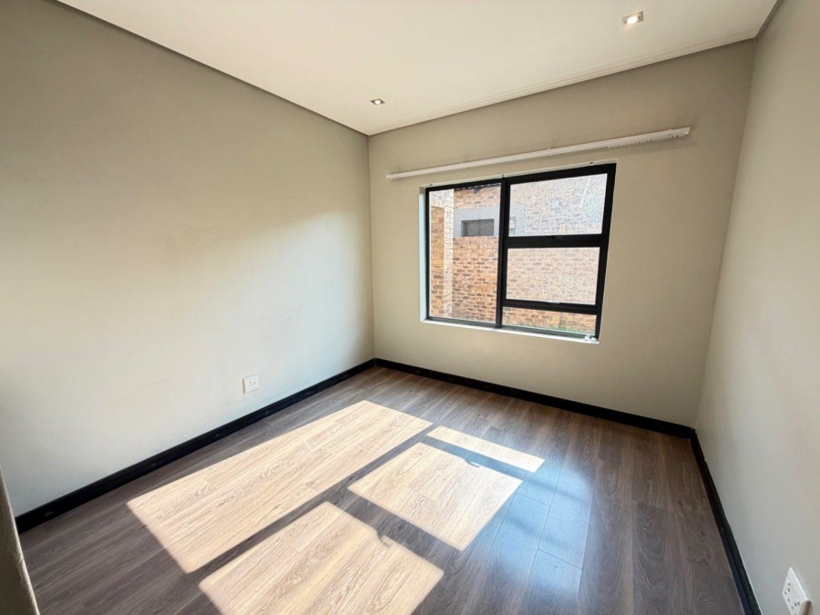 To Let 3 Bedroom Property for Rent in Beyerspark Gauteng