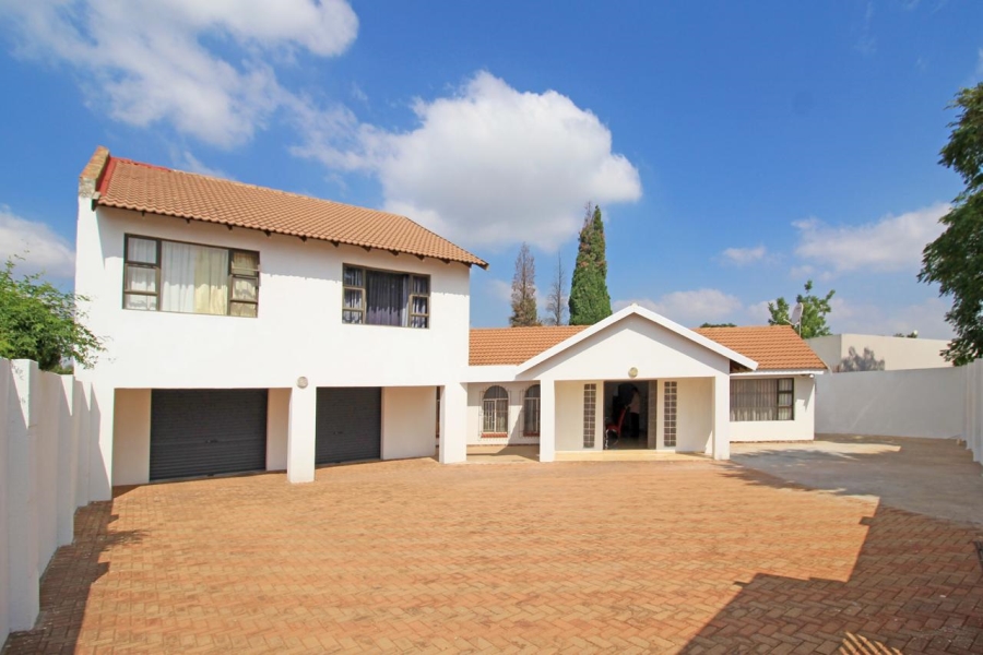 4 Bedroom Property for Sale in Bakerton Gauteng