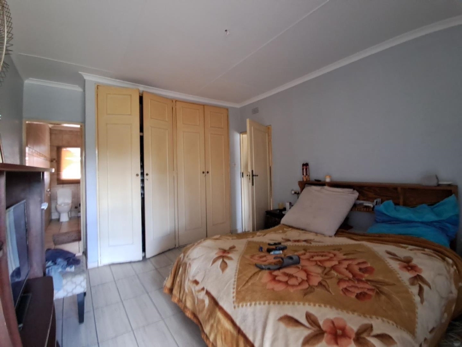 3 Bedroom Property for Sale in Brackenhurst Gauteng