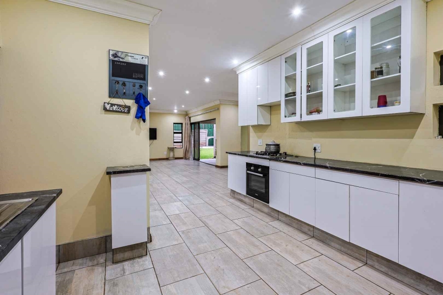 3 Bedroom Property for Sale in Val de Grace Gauteng