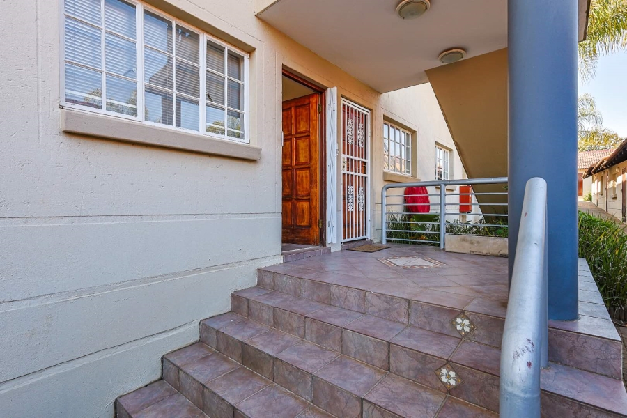 2 Bedroom Property for Sale in Erasmuskloof Gauteng