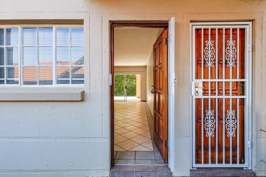 2 Bedroom Property for Sale in Erasmuskloof Gauteng