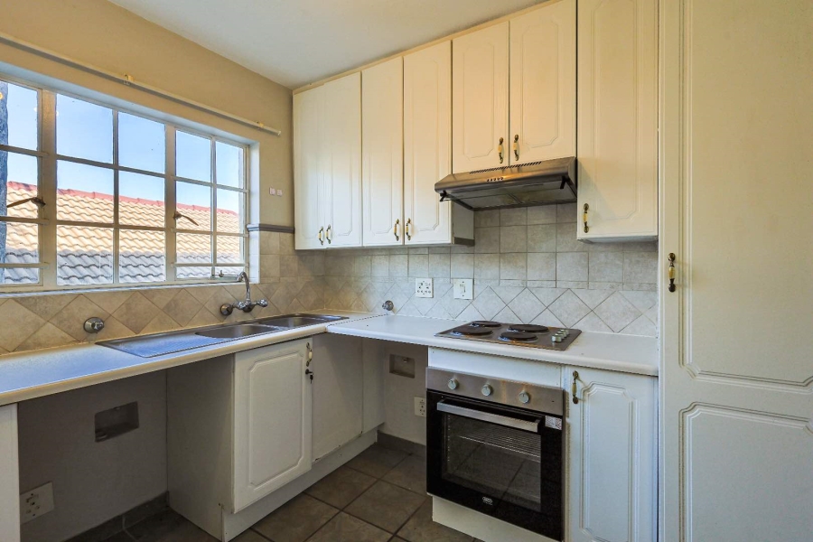 2 Bedroom Property for Sale in Erasmuskloof Gauteng