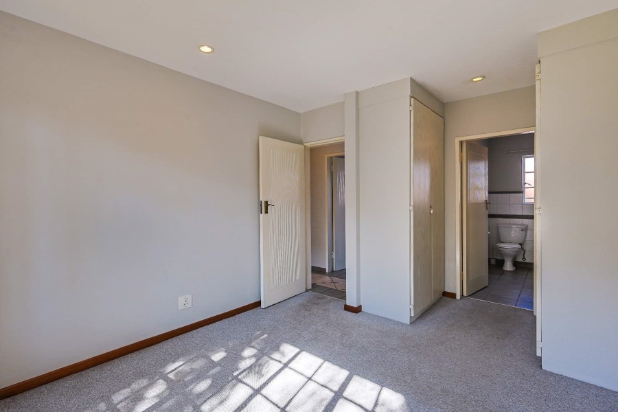 2 Bedroom Property for Sale in Erasmuskloof Gauteng