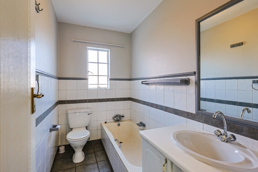 2 Bedroom Property for Sale in Erasmuskloof Gauteng