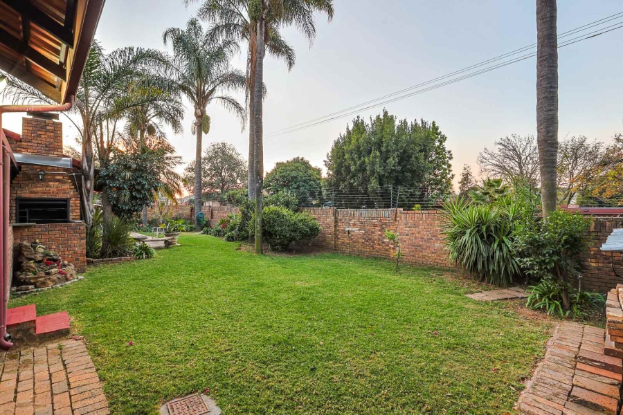 4 Bedroom Property for Sale in Erasmusrand Gauteng