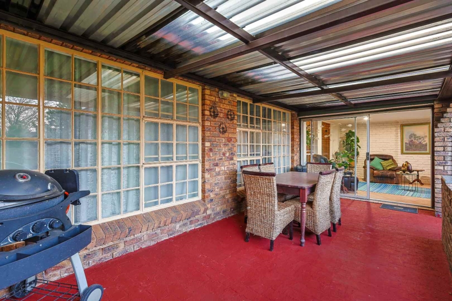 4 Bedroom Property for Sale in Erasmusrand Gauteng