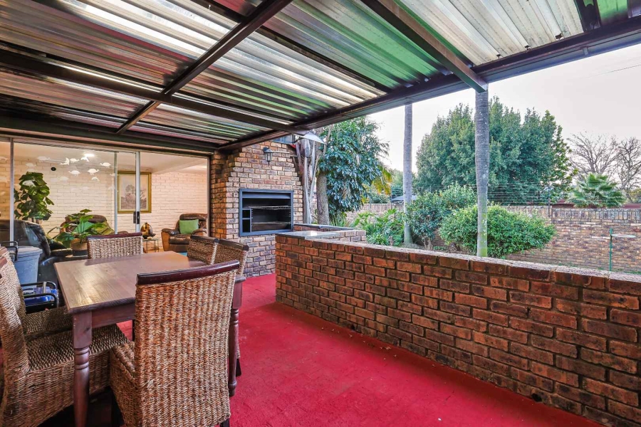 4 Bedroom Property for Sale in Erasmusrand Gauteng