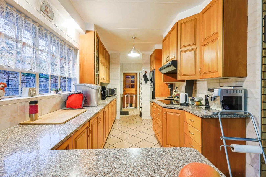 4 Bedroom Property for Sale in Erasmusrand Gauteng