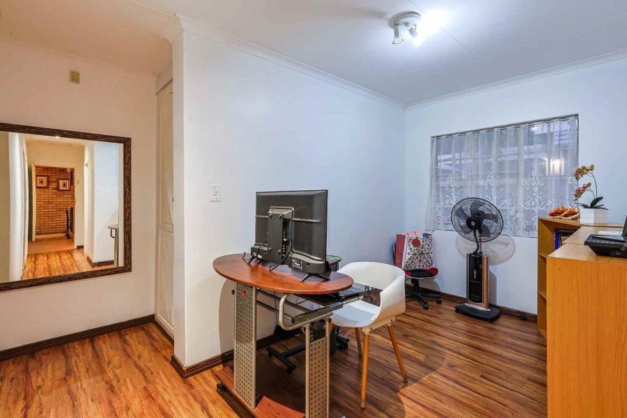 4 Bedroom Property for Sale in Erasmusrand Gauteng