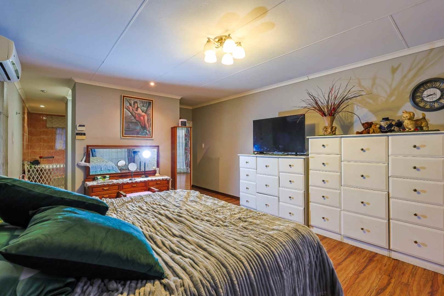 4 Bedroom Property for Sale in Erasmusrand Gauteng