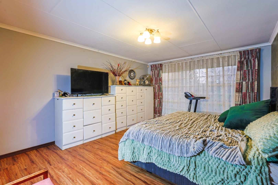 4 Bedroom Property for Sale in Erasmusrand Gauteng