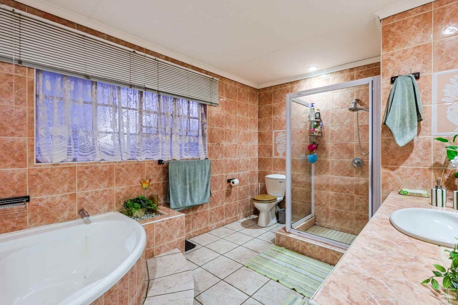 4 Bedroom Property for Sale in Erasmusrand Gauteng