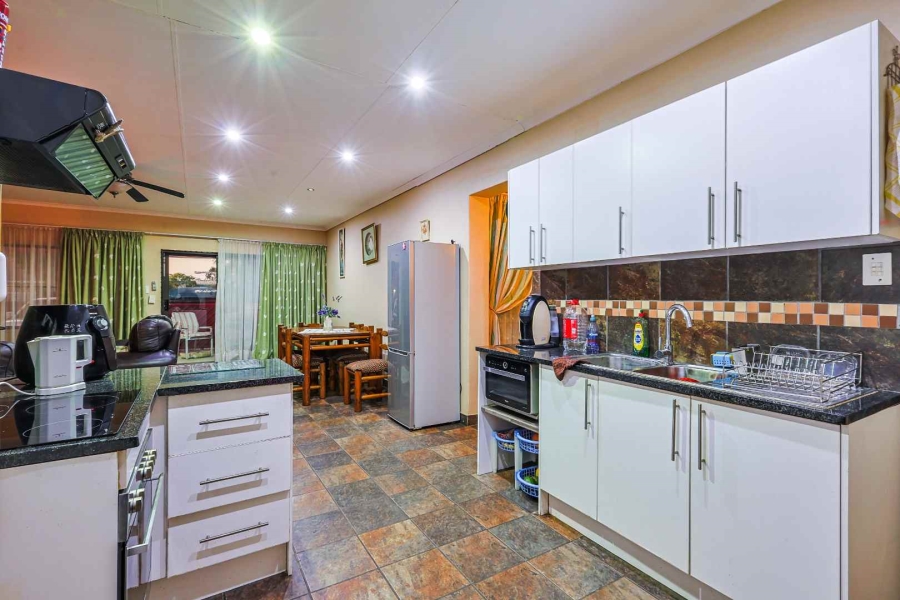4 Bedroom Property for Sale in Erasmusrand Gauteng