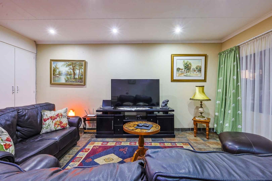 4 Bedroom Property for Sale in Erasmusrand Gauteng