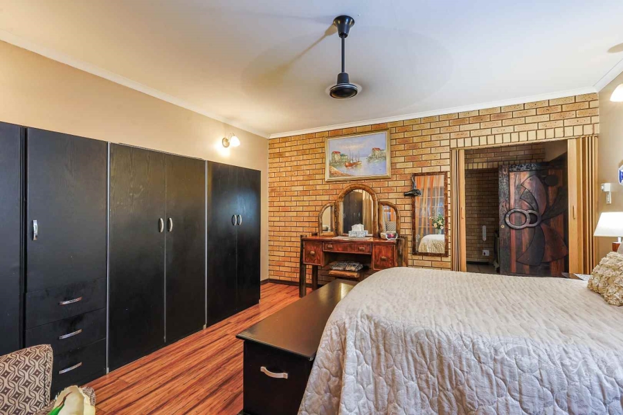 4 Bedroom Property for Sale in Erasmusrand Gauteng