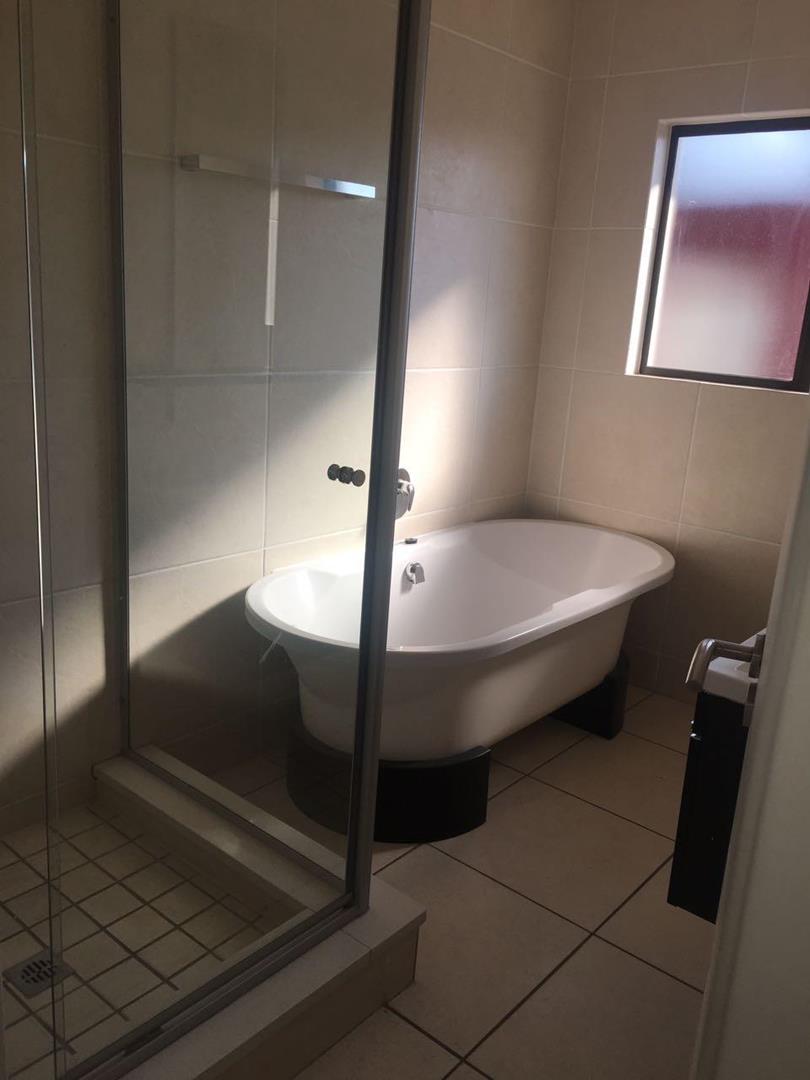 2 Bedroom Property for Sale in Noordwyk Gauteng