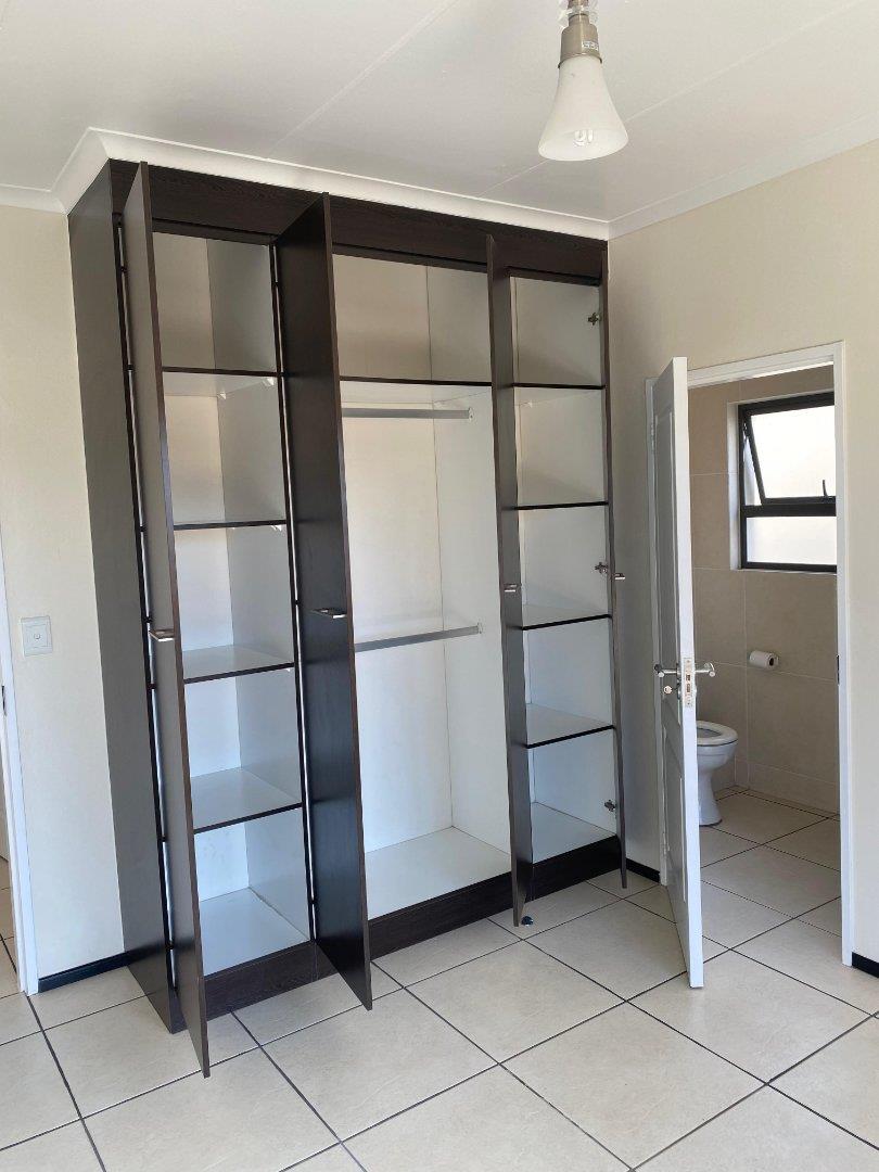 2 Bedroom Property for Sale in Noordwyk Gauteng