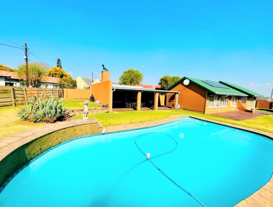 3 Bedroom Property for Sale in Elspark Gauteng