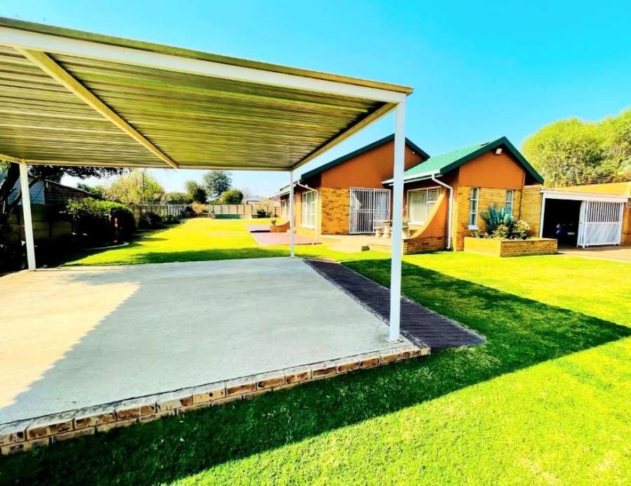 3 Bedroom Property for Sale in Elspark Gauteng