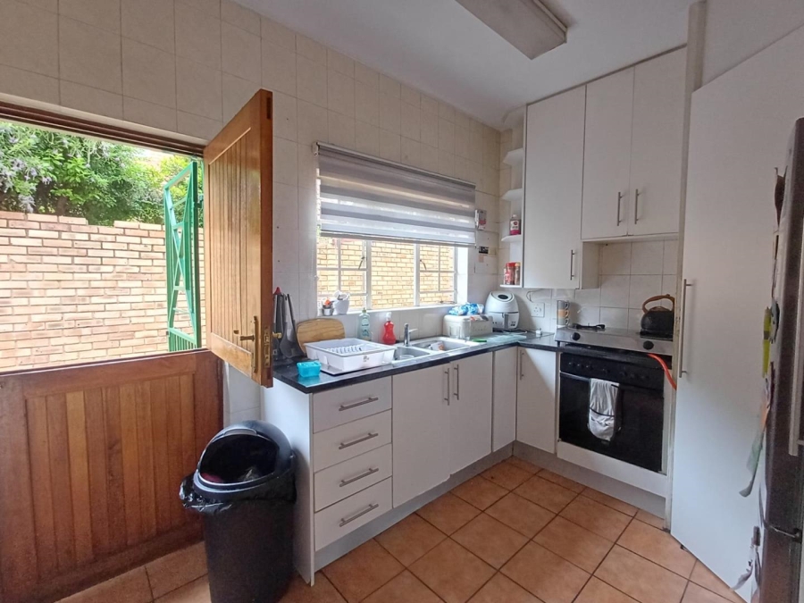 To Let 3 Bedroom Property for Rent in Bromhof Gauteng