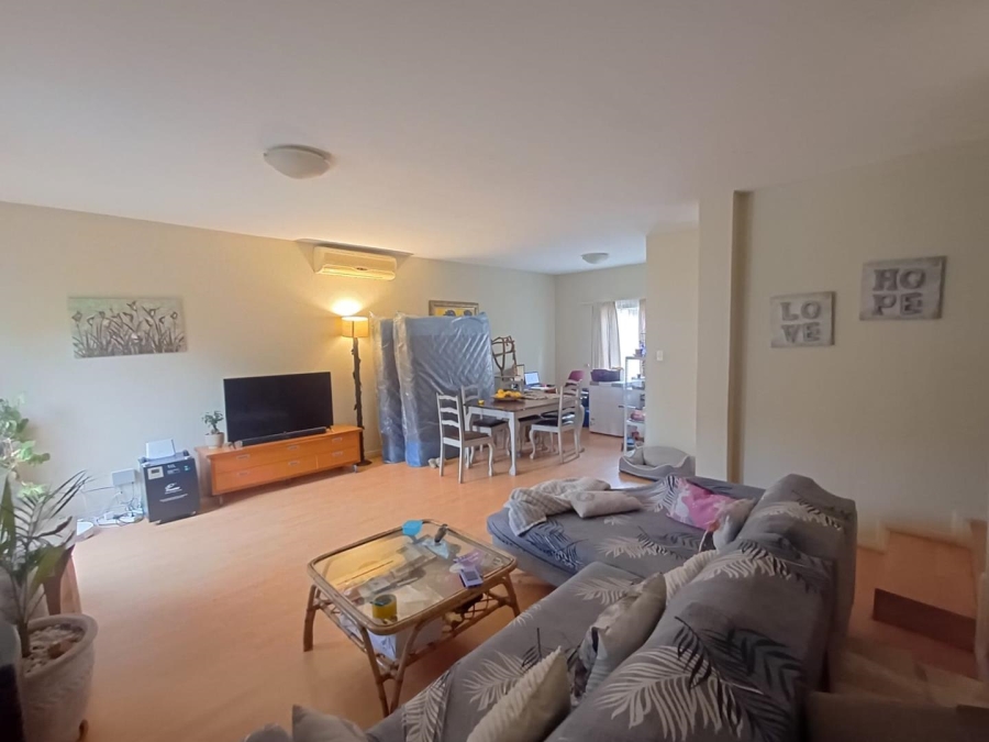 To Let 3 Bedroom Property for Rent in Bromhof Gauteng
